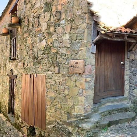 Casa Das Estatuas Gondramaz Exterior foto